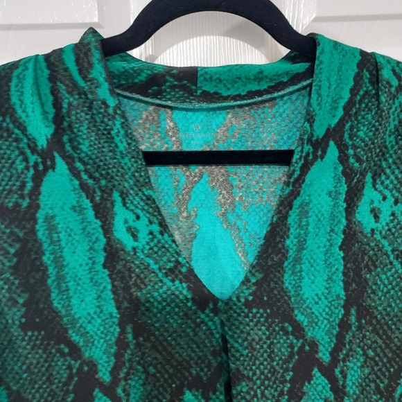 Worthington Green and Black Snakeskin Print V-Neck Sleeveless Blouse Size XXL - Picture 3 of 8